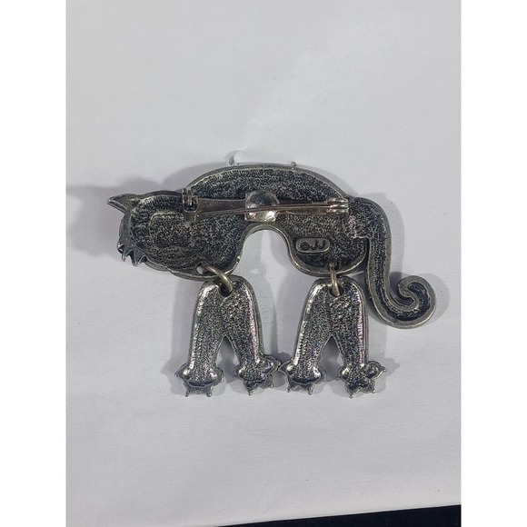 Sleepy tabby cat with Dangle legs Brooch Pin - Signed JJ - Picture 4 of 11